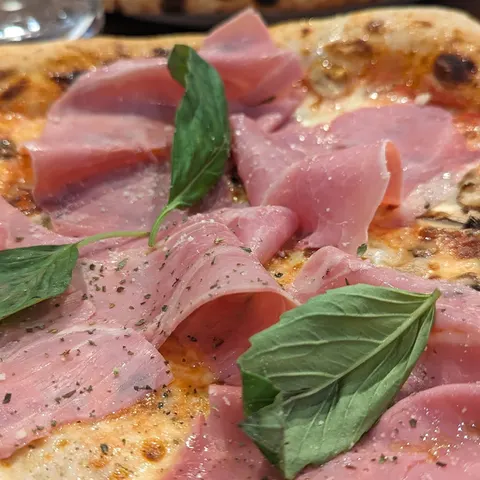 Pizza au jambon, Due Fratelli Nanterre